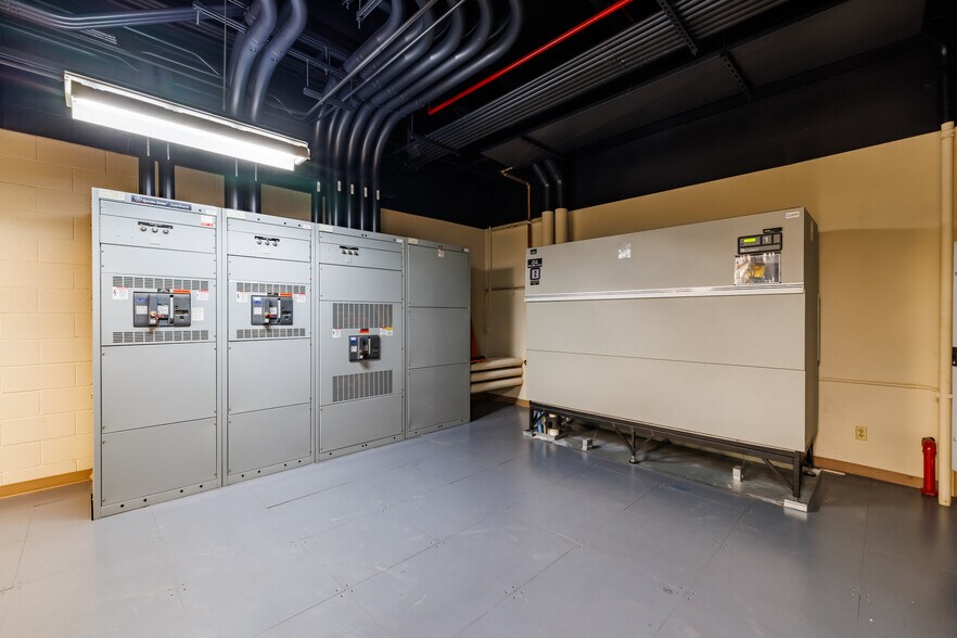 More Photos Of 2005 E Technology Cir, Tempe Industrial For Lease