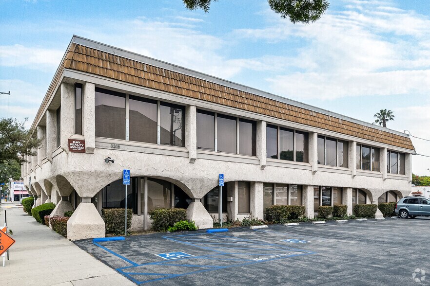 More Photos Of 3205 Ocean Park Blvd, Santa Monica Loft Creative Space For Lease