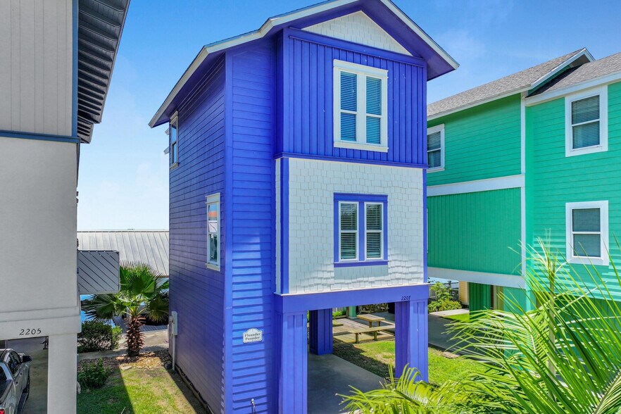 More Photos Of 2207 Nelson Avenue, Port Bolivar Healthcare For Sale