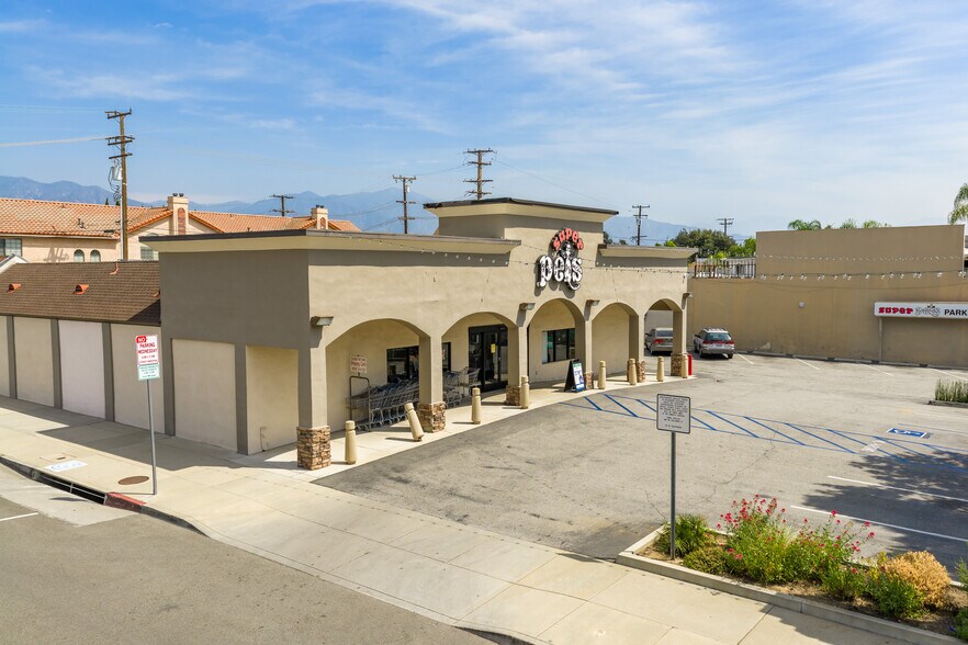 More Photos Of 9403 Las Tunas Dr, Temple City Freestanding For Sale
