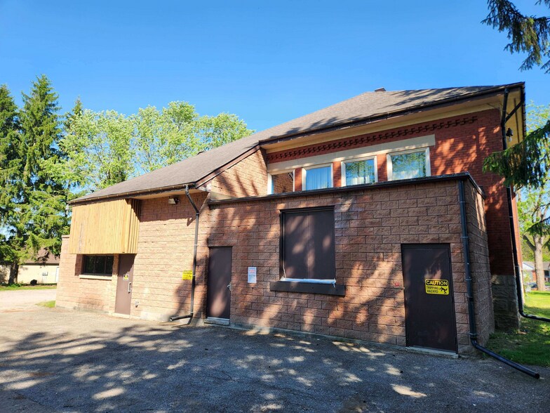 More Photos Of 844 Frederick St, Kitchener Office For Sale