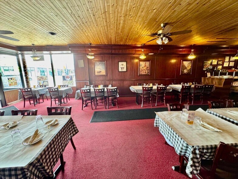 More Photos Of 2701-2709 W Lawrence Ave, Chicago Restaurant For Sale