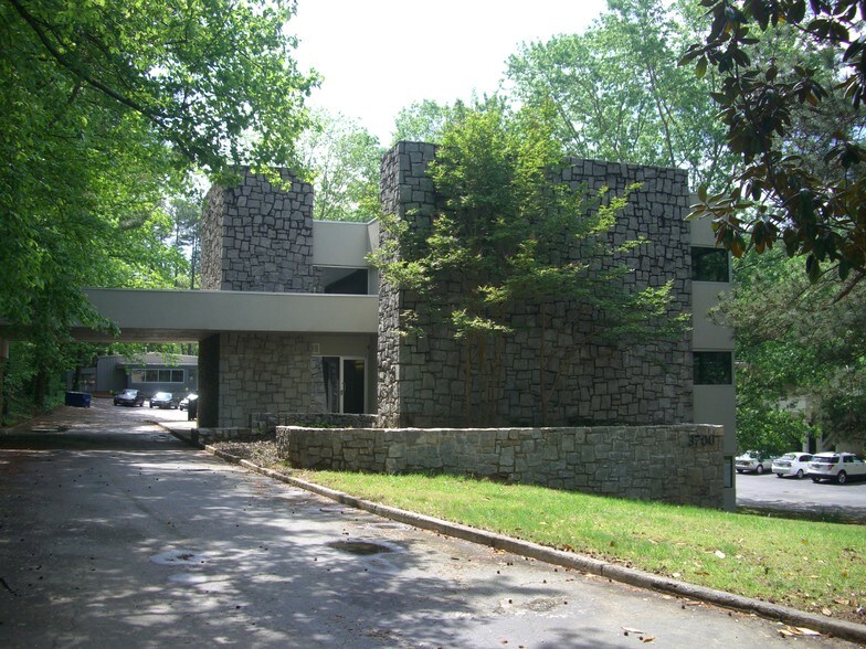 More Photos Of 3700 Longview Dr, Chamblee Loft Creative Space For Sale