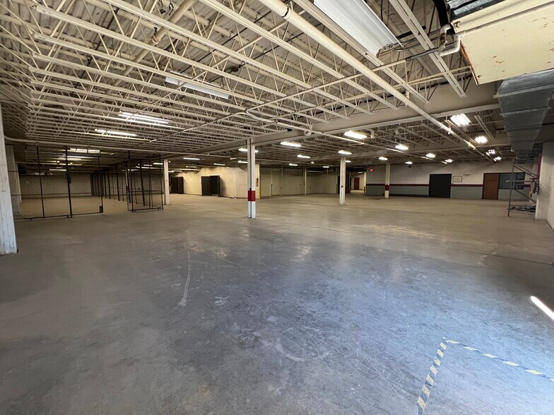 More Photos Of 3 Fergueson Dr, Parkersburg Warehouse For Lease