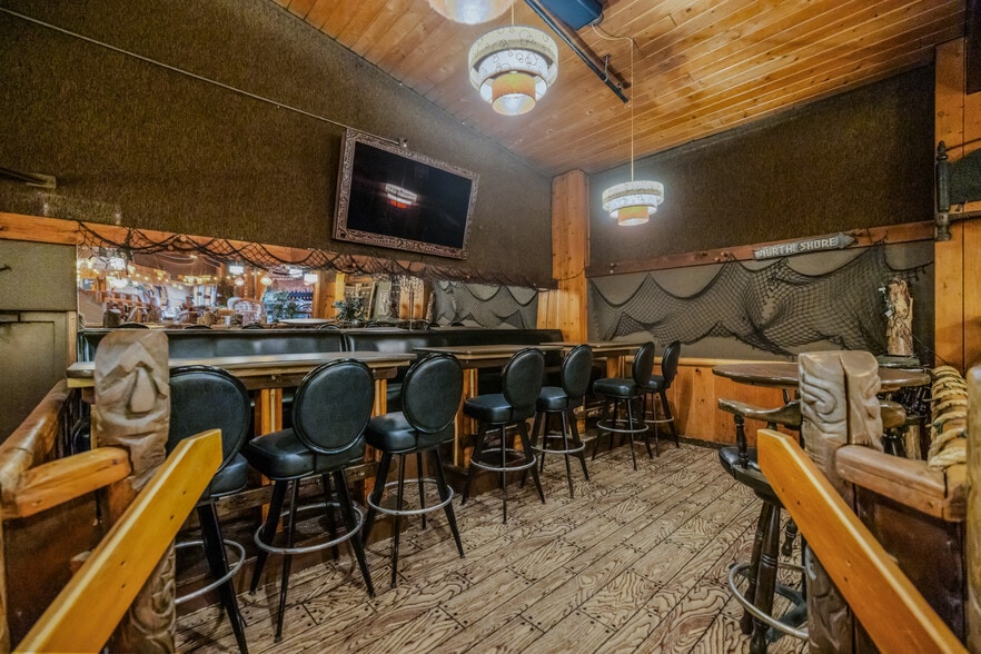 More Photos Of 1900 & 1924 Marshall St NE, Minneapolis Restaurant For Sale
