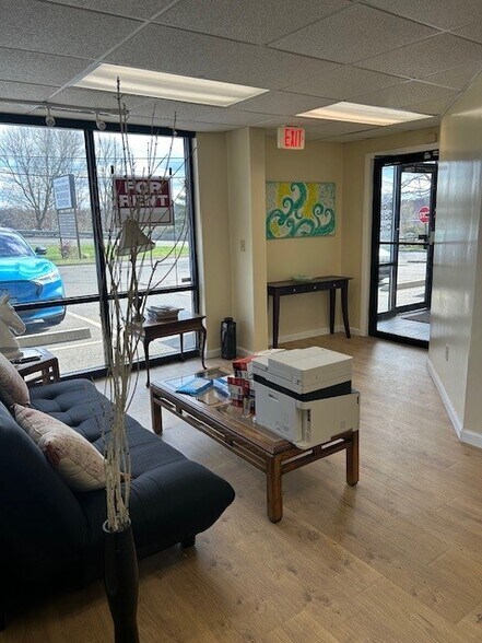 More Photos Of 540 E Main St, Branford Flex For Sale