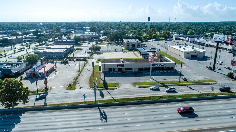 More Photos Of 123 W Main St, Humble Storefront For Sale