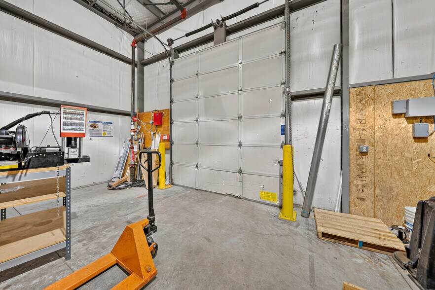 More Photos Of 3755 Crater Lake Hwy, Medford Freestanding For Sale