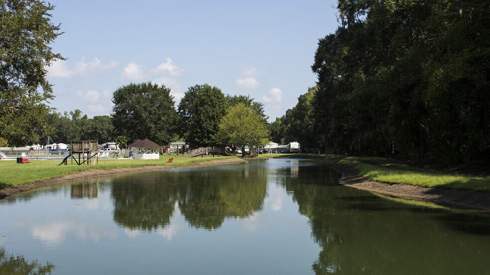More Photos Of 6367 Bayou Black Dr, Gibson Trailer Camper Park For Sale