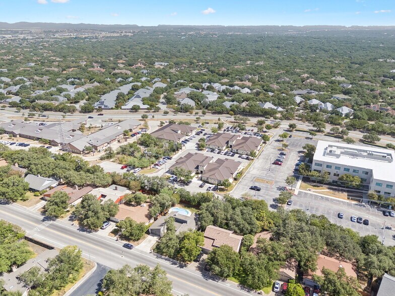 More Photos Of 4358 Lockhill Selma Rd, Shavano Park Medical For Lease