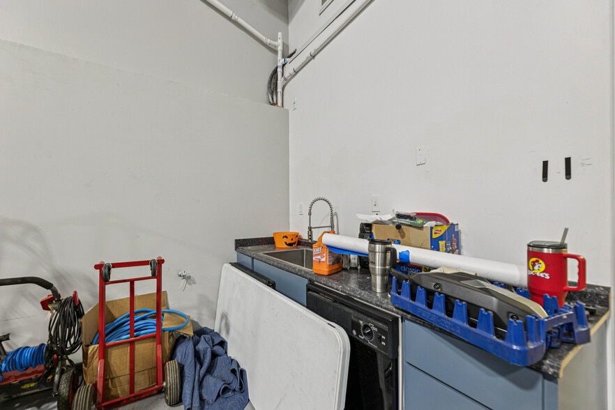 More Photos Of 395 W K Pl, Jenks Service For Sale