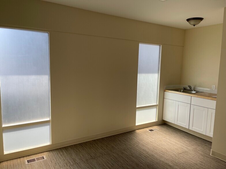 More Photos Of 3715 Factoria Blvd SE, Bellevue Office For Lease