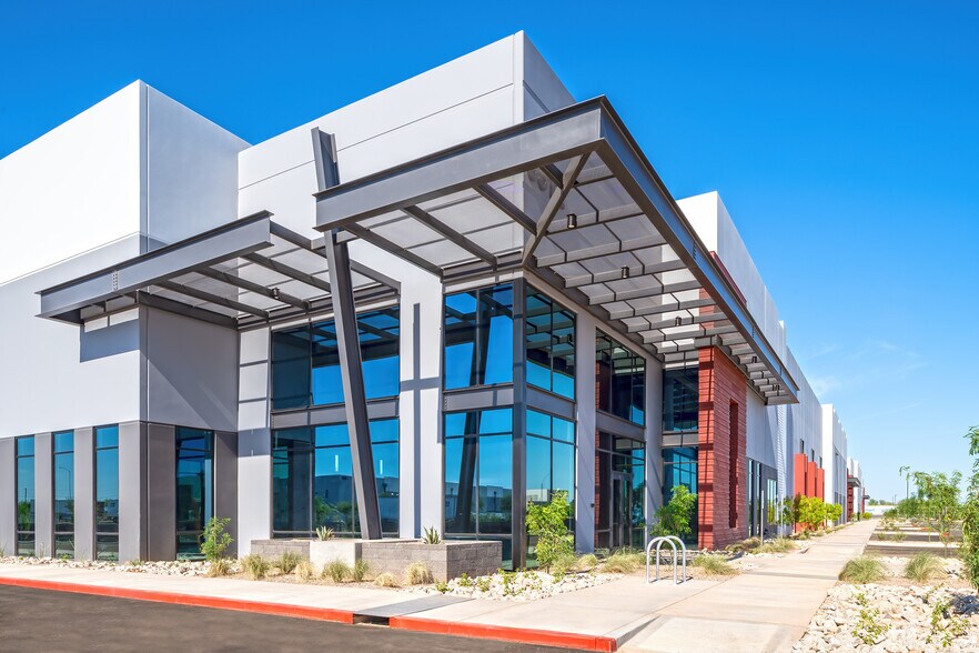 More Photos Of 9512 E Elliot Rd, Mesa Warehouse For Lease