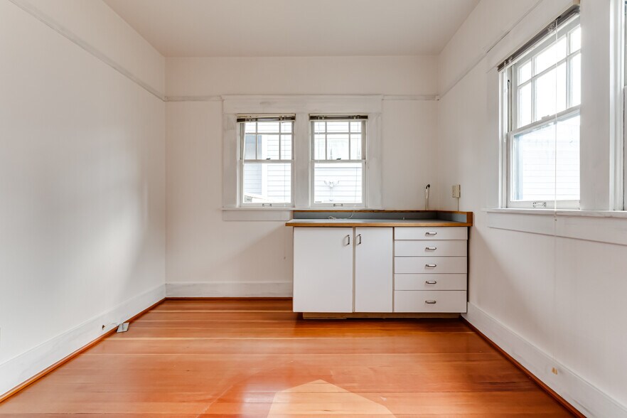 More Photos Of 280 W 11th Ave, Eugene Office For Sale