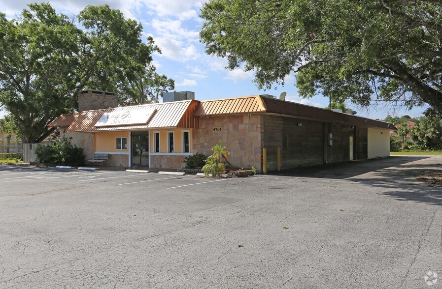 Primary Photo Of 4701 E Moody Blvd, Palm Coast Restaurant For Sale