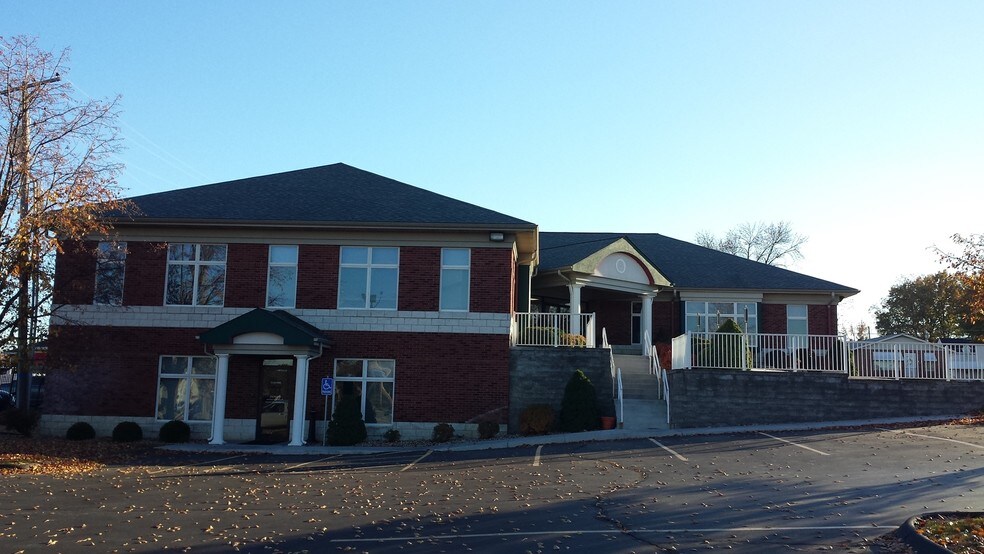 More Photos Of 103 Church St, O'Fallon Medical For Lease