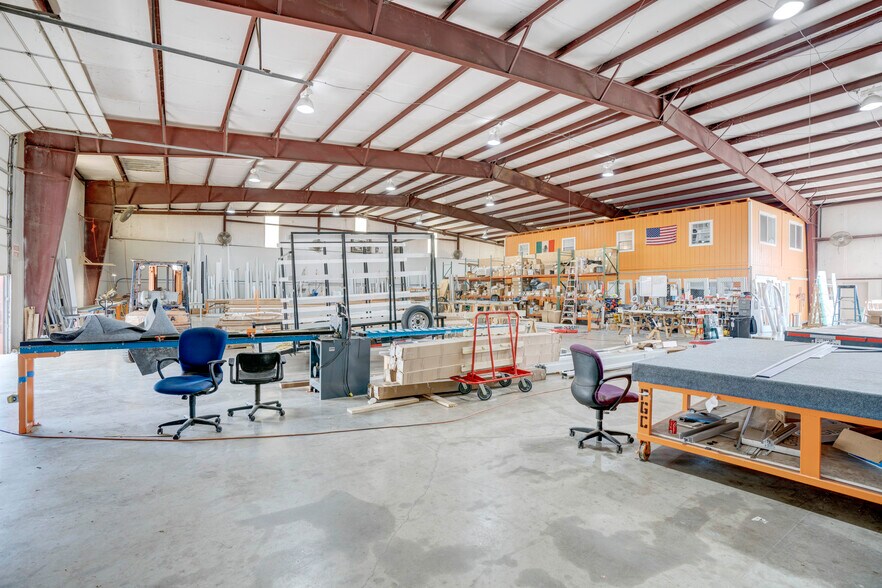 More Photos Of 11578 Airway Blvd, Roanoke Warehouse For Sale