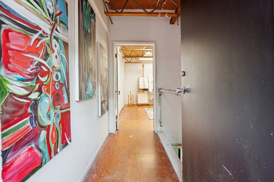More Photos Of 2847 S Robertson Blvd, Los Angeles General Retail For Sale