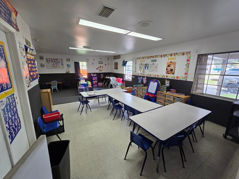 More Photos Of 8810 W Norfolk St, Tampa Schools For Sale