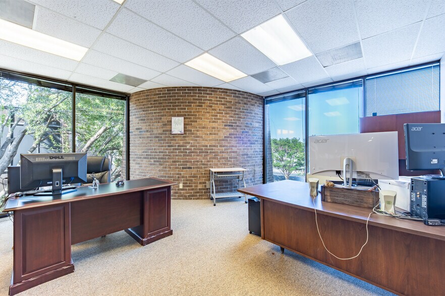 More Photos Of 8500 Shoal Creek Blvd, Austin Medical For Sale