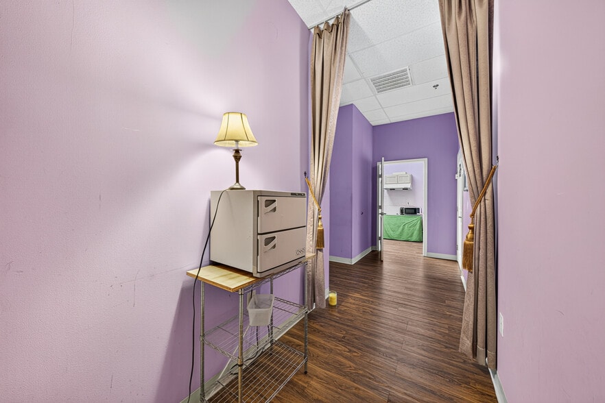 More Photos Of 12989 Bellaire Blvd, Houston Storefront For Sale