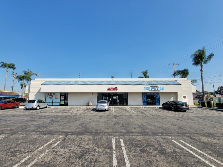 More Photos Of 502 N Tustin St, Orange Unknown For Lease