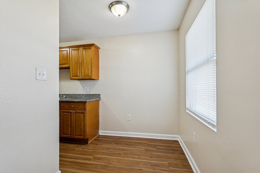 More Photos Of 3300 Garden Oaks Dr, New Orleans Apartments For Sale