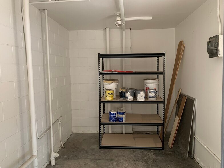 More Photos Of 926 Emerson St, Palo Alto Freestanding For Lease