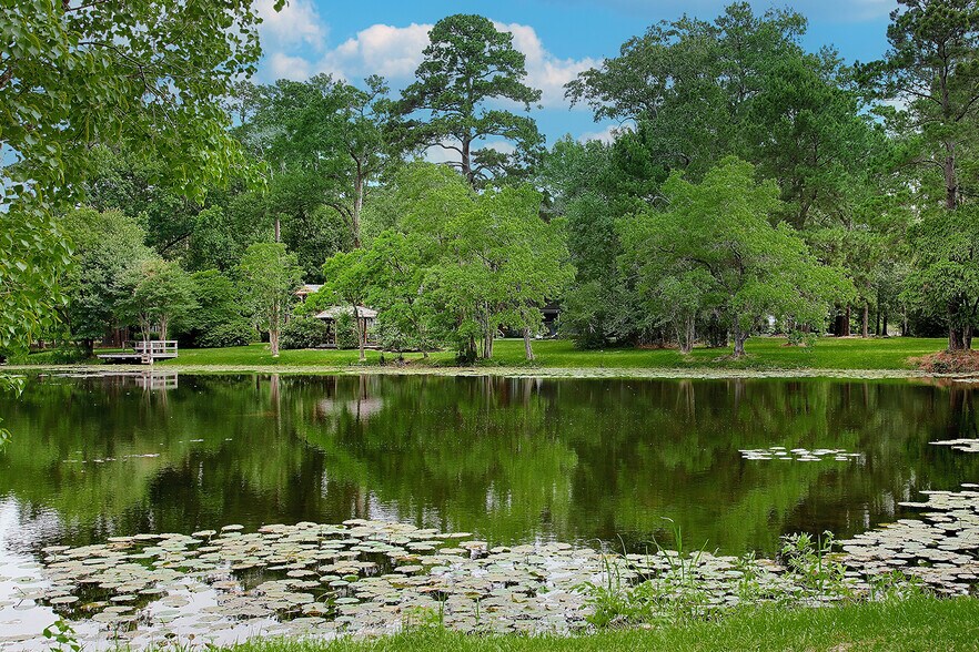 More Photos Of 15598 Bedford Ln, Conroe Specialty For Sale