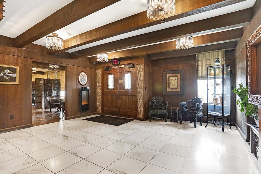 More Photos Of 35 S Main St, Batesville Warehouse For Sale