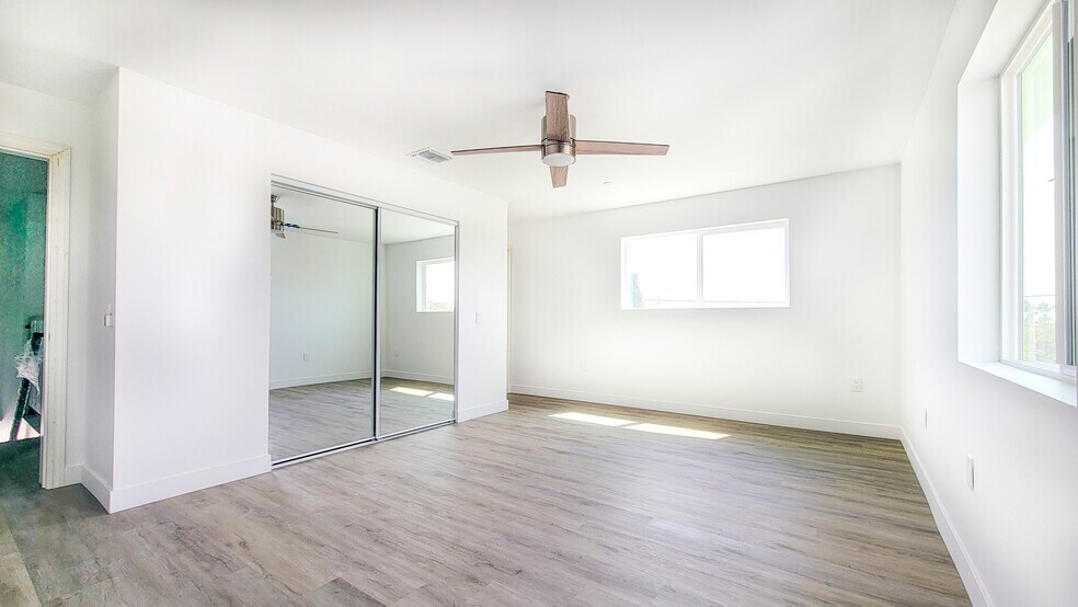 More Photos Of 11503 New Hampshire Ave, Los Angeles Multifamily For Sale