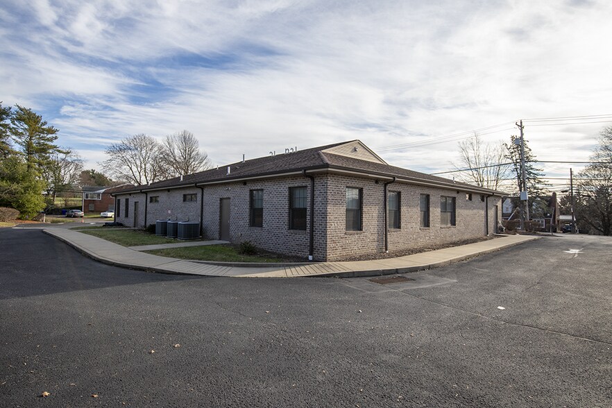 More Photos Of 86 Coraopolis Rd, Coraopolis Medical For Sale