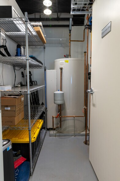 More Photos Of 3145 Mount Vernon Ave, Alexandria Office For Sale