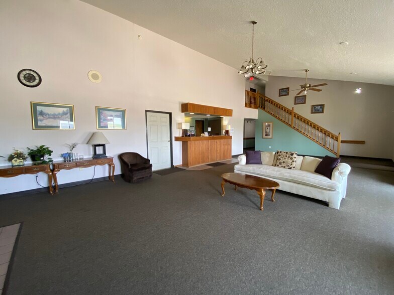 More Photos Of 821 Highway 75 N, Breckenridge Hotel For Sale