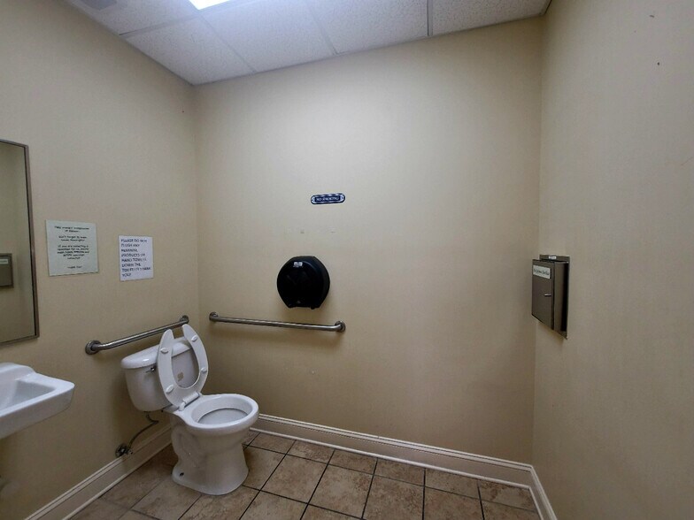 More Photos Of 2356 John Smith Rd, Fayetteville Medical For Lease