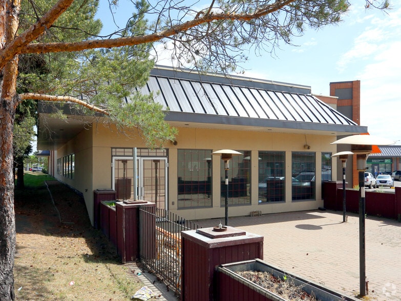 More Photos Of 14921 Stony Plain Rd NW, Edmonton Restaurant For Lease