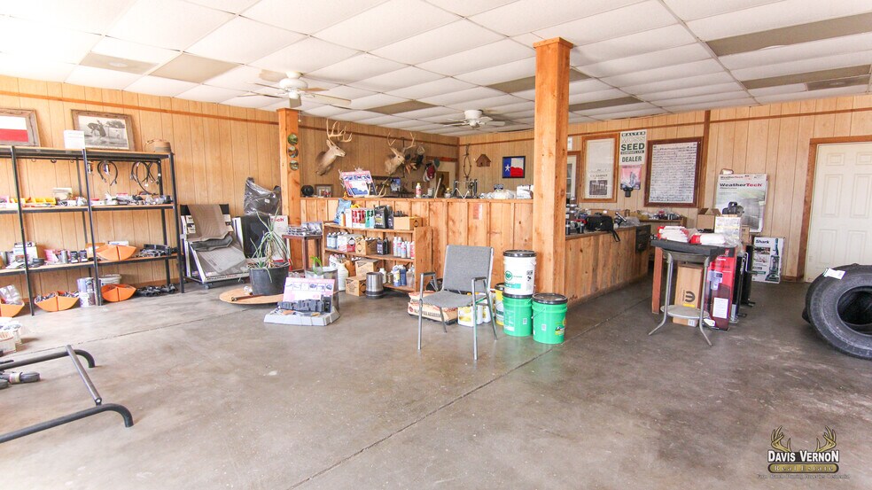 More Photos Of 1331 Cumberland St, Vernon Storefront For Sale