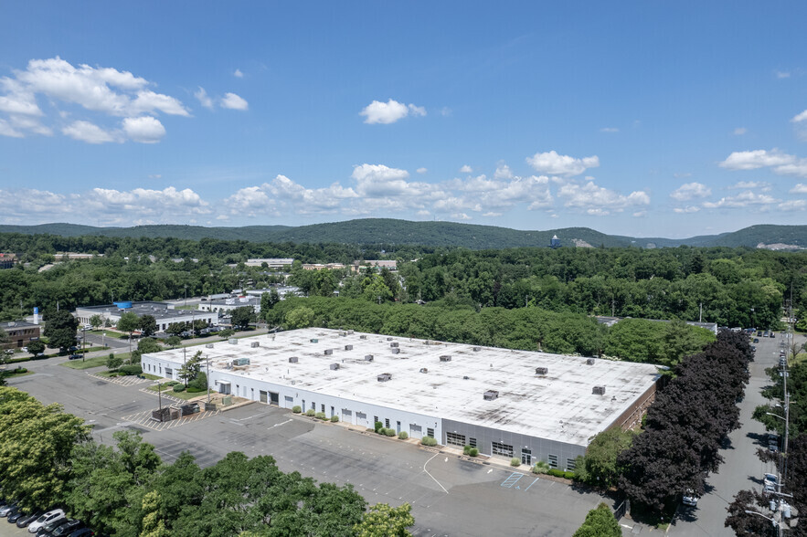 Primary Photo Of 16 Mckee Dr, Mahwah Showroom For Lease