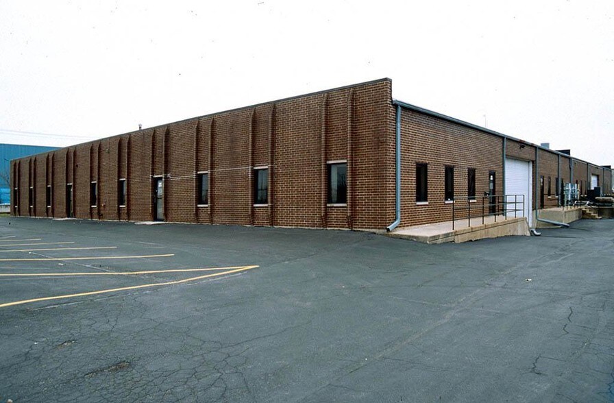 More Photos Of 1550 Hubbard Ave, Batavia Warehouse For Lease