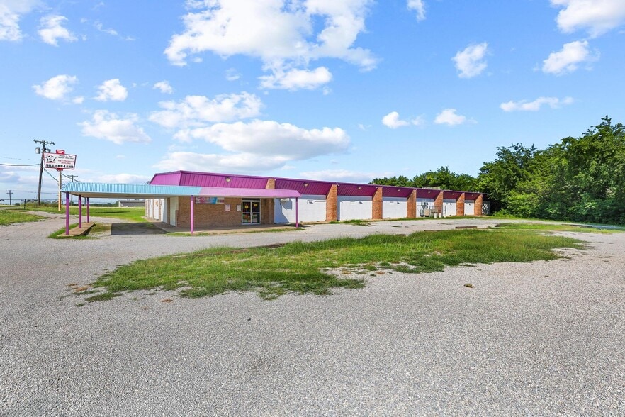Primary Photo Of 3100 Versaille Dr, Sherman Skating Rink For Sale