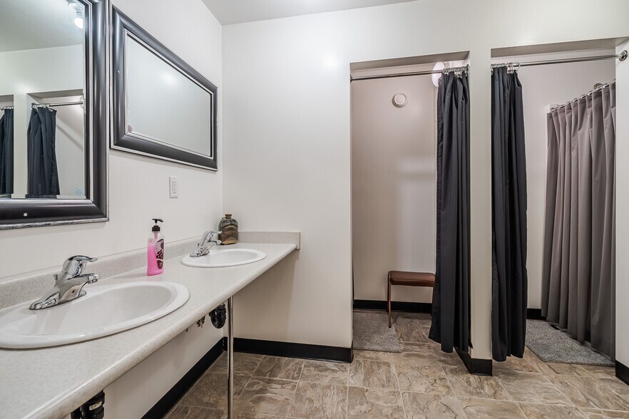 More Photos Of PT SE 10-50-2 W4, Blackfoot Trailer Camper Park For Sale