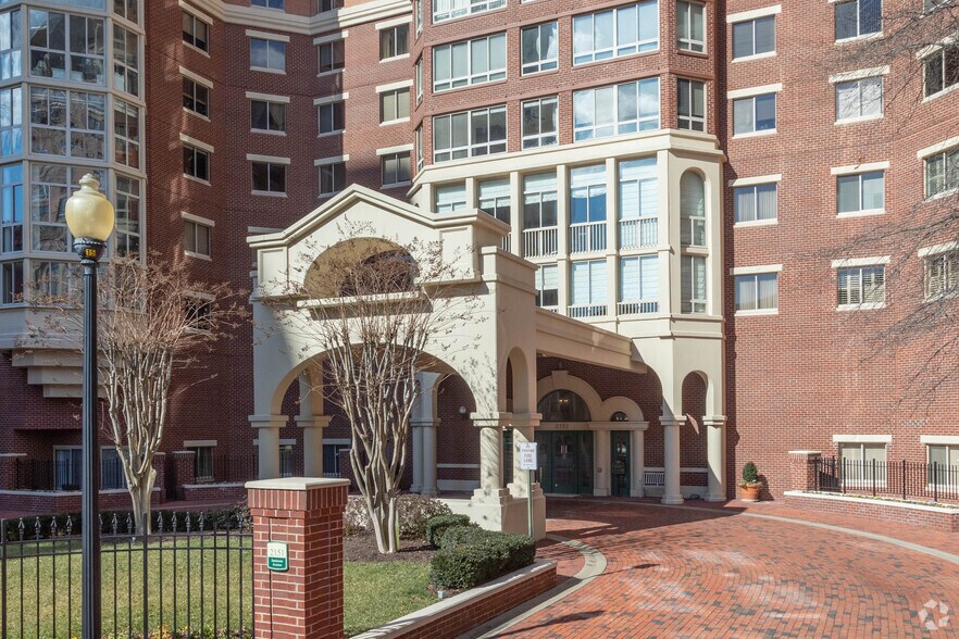 More Photos Of 2121-2131 Jamieson Ave, Alexandria Apartments For Lease