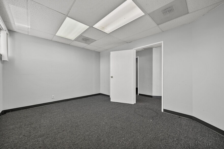 More Photos Of 13663 Prairie Ave, Hawthorne Office For Sale