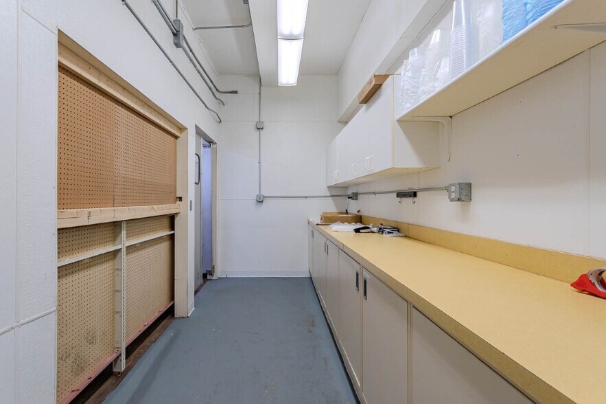 More Photos Of 234 Cedar St, Tigerton Supermarket For Sale