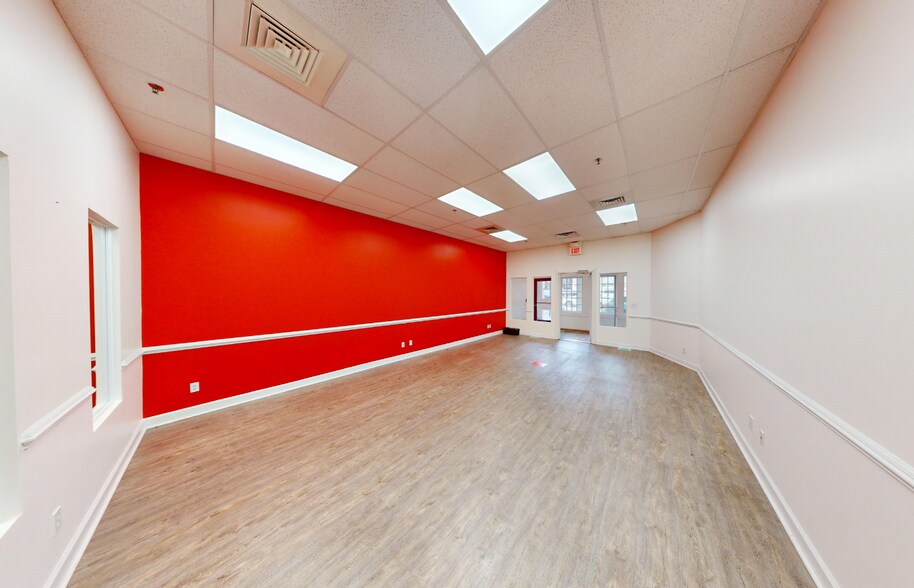 More Photos Of 312 S Jefferson St, Roanoke Storefront Retail Office For Lease