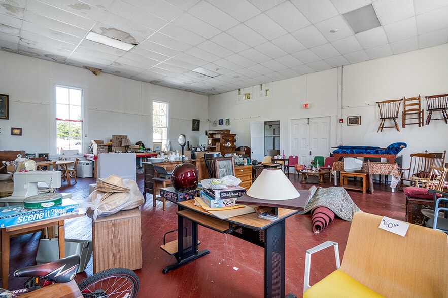 More Photos Of 1081 Main St, Hopkinton Freestanding For Sale