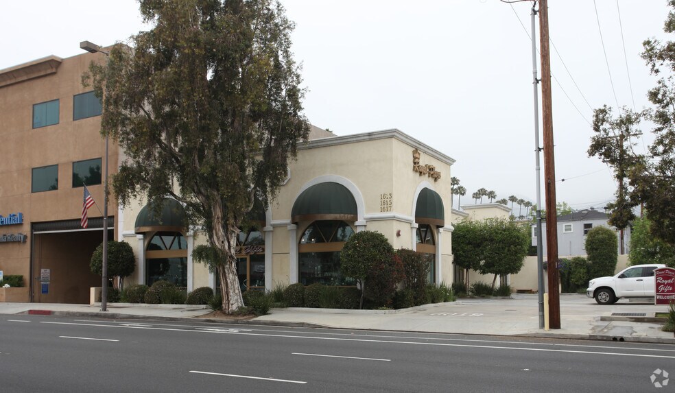 Primary Photo Of 1613-1617 W Glenoaks Blvd, Glendale Freestanding For Lease