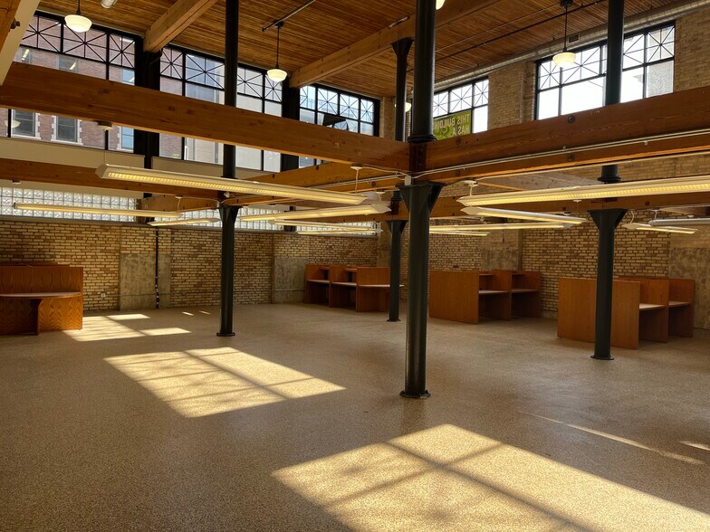 More Photos Of 111 Commerce Ave SW, Grand Rapids Schools For Lease