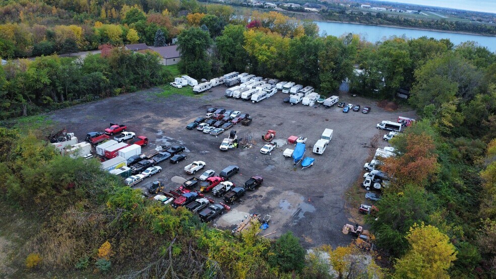 More Photos Of 8300 Pingree Rd, Lake In The Hills Self Storage For Lease