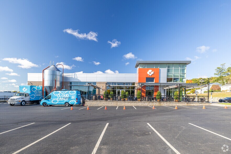 More Photos Of 411 Waverley Oaks Rd, Waltham Light Manufacturing For Lease